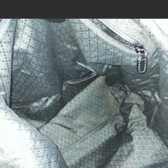 Gucci Large Black Tote with Leather Trim Authentic - Picture 6 of 13